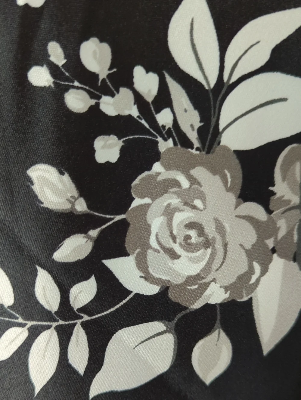 Lularoe Autumn Satin Dkirt - Picture 2 of 3